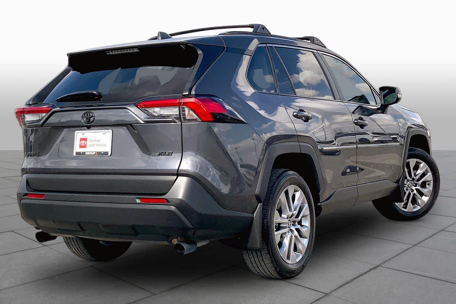 2025 Toyota RAV4 photo 13 of 36