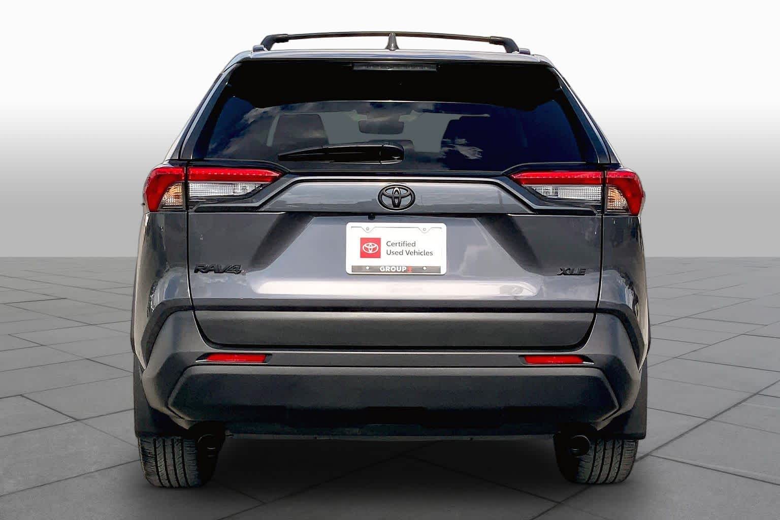 2025 Toyota RAV4 photo 5 of 36