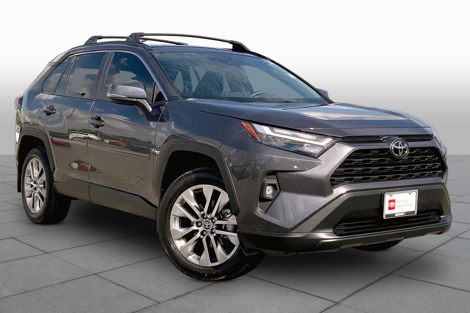 2025 Toyota RAV4 photo 3 of 36