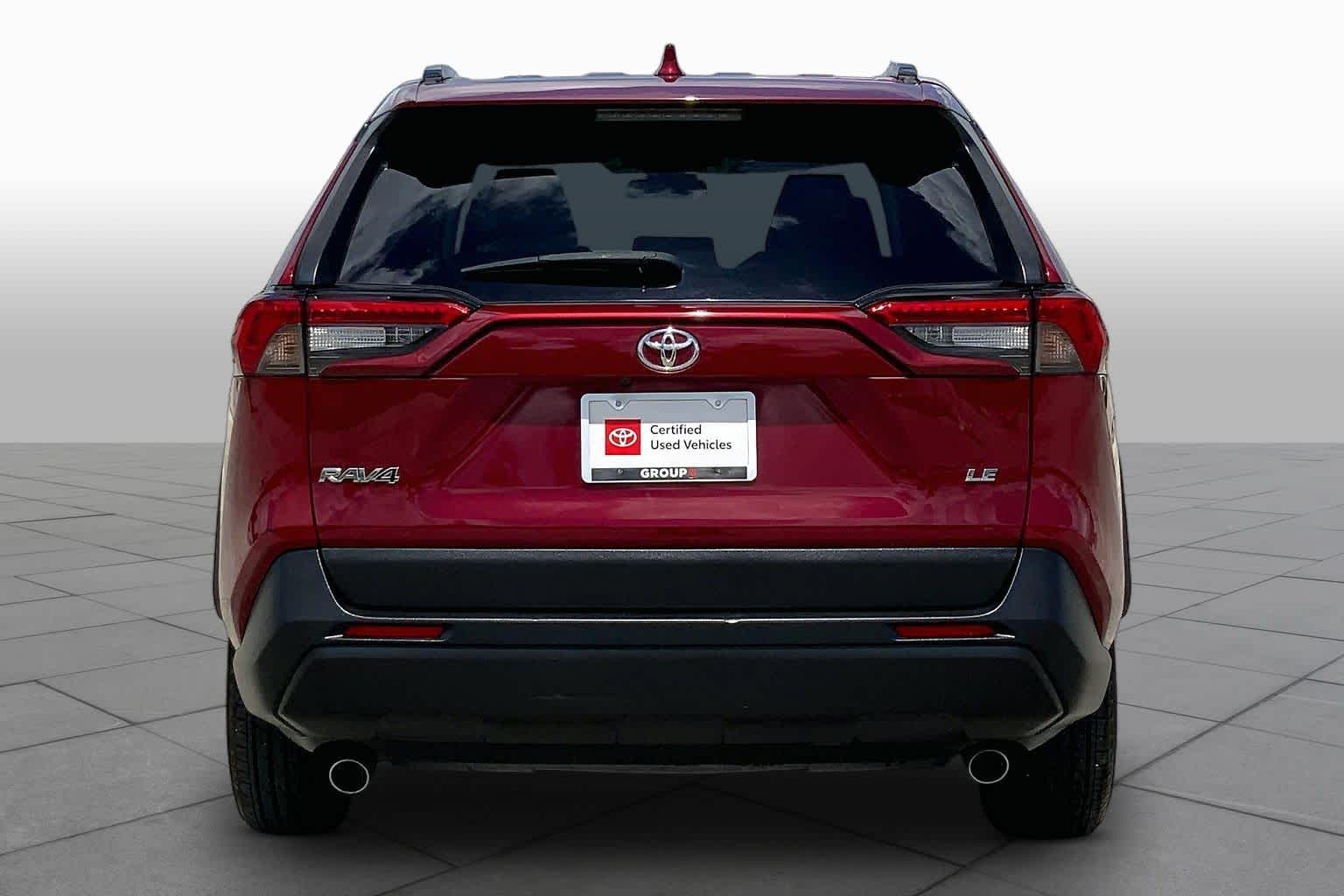 2021 Toyota RAV4 LE Ruby Flare Pearl at Group 1 Toyota Southwest