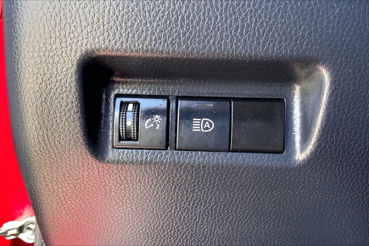 2021 Toyota RAV4 LE Ruby Flare Pearl at Group 1 Toyota Southwest