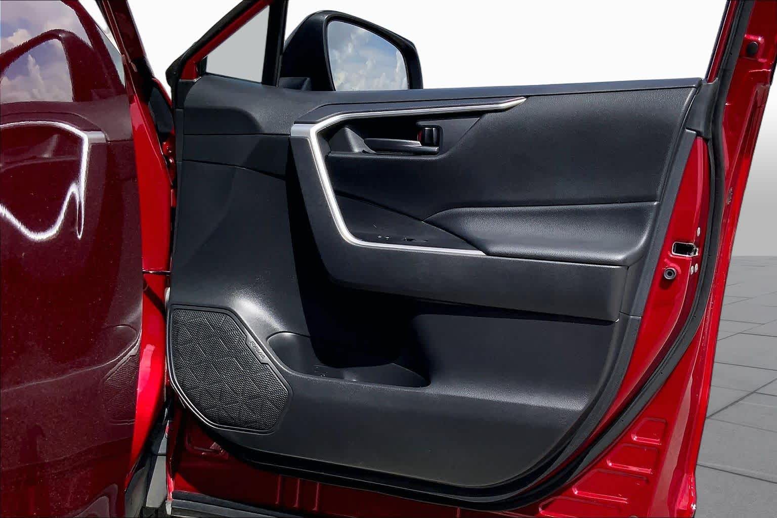2021 Toyota RAV4 LE Ruby Flare Pearl at Group 1 Toyota Southwest