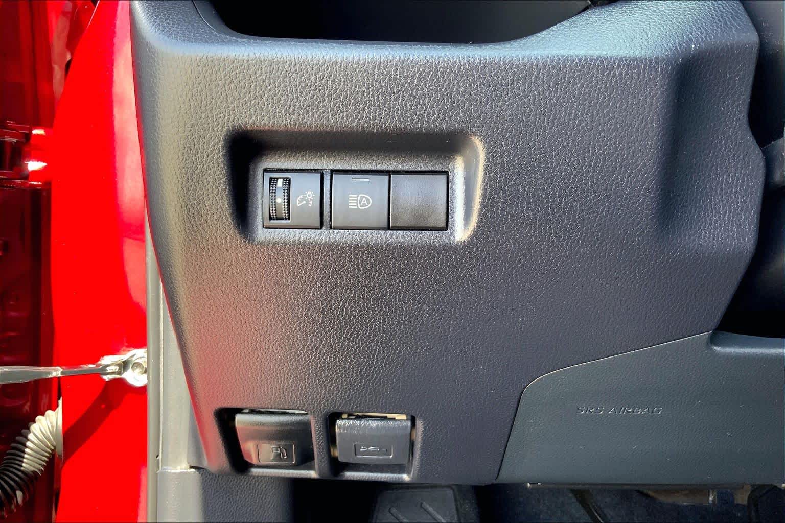 2021 Toyota RAV4 LE Ruby Flare Pearl at Group 1 Toyota Southwest