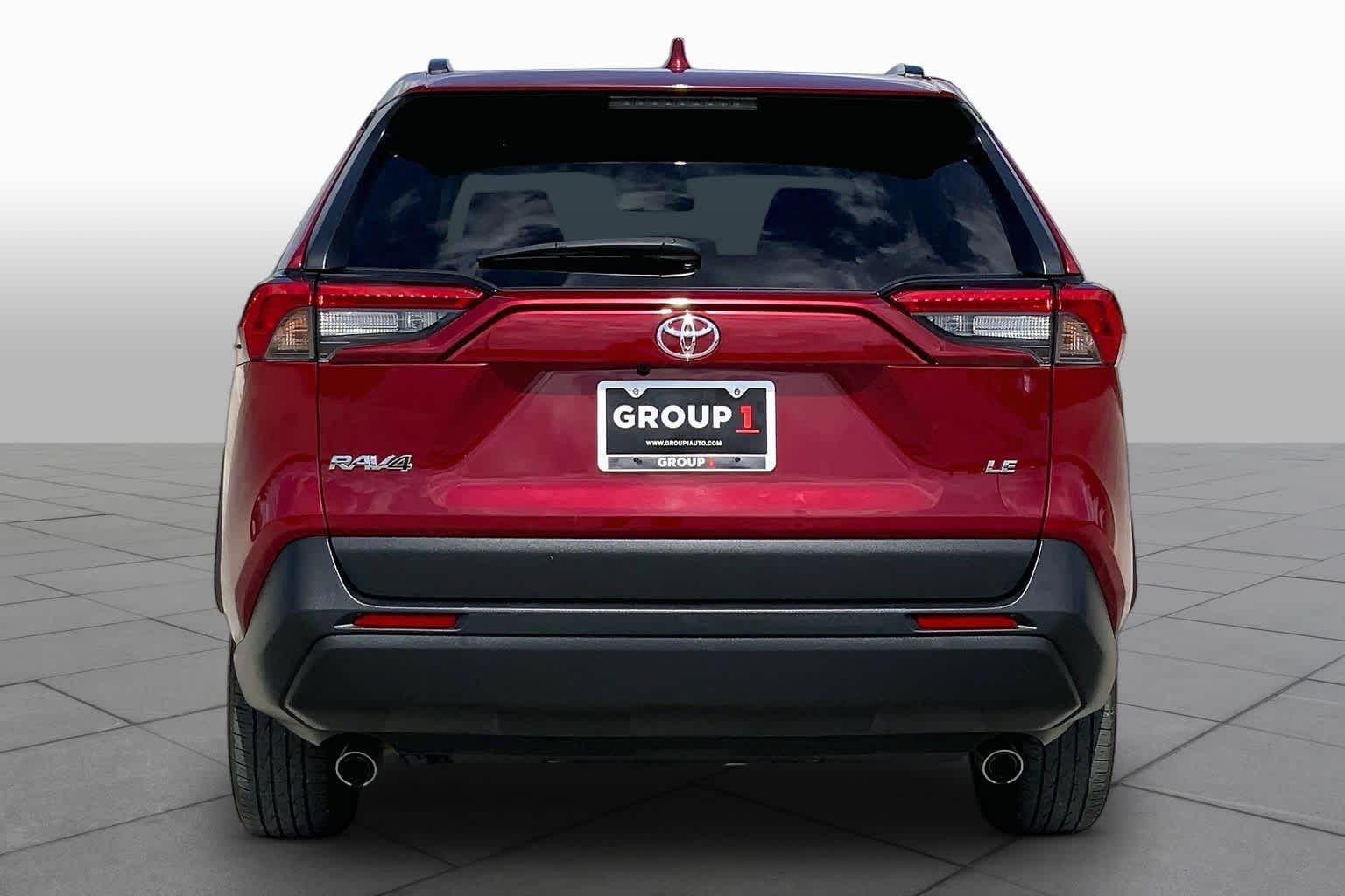 2021 Toyota RAV4 LE Ruby Flare Pearl at Group 1 Toyota Southwest