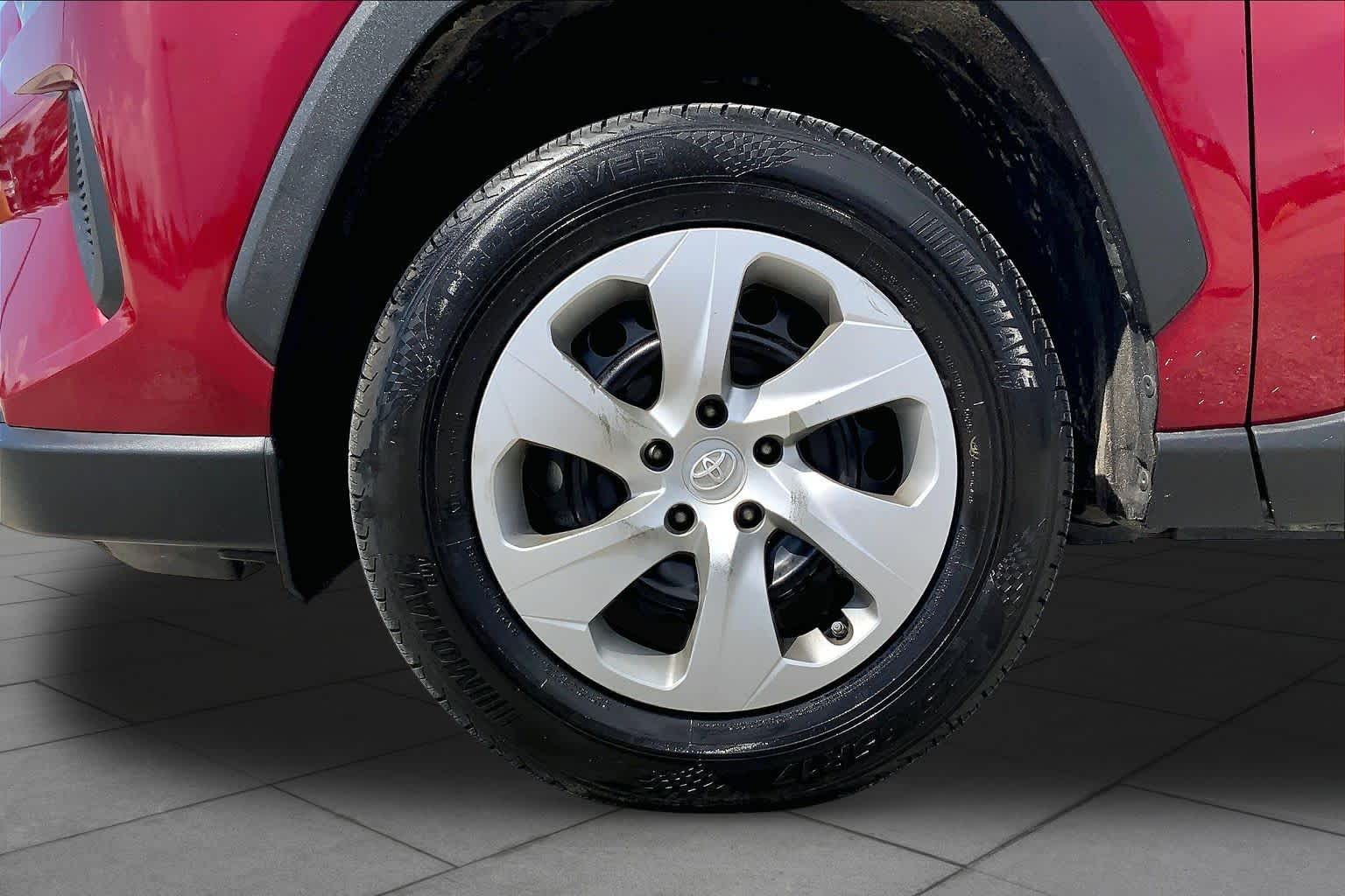 2021 Toyota RAV4 LE Ruby Flare Pearl at Group 1 Toyota Southwest
