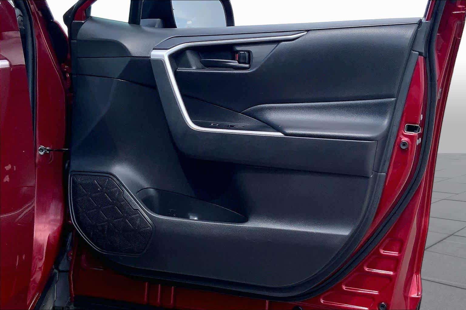 2021 Toyota RAV4 LE Ruby Flare Pearl at Group 1 Toyota Southwest