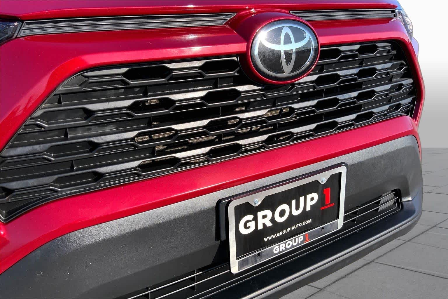2020 Toyota RAV4 LE Ruby Flare Pearl at Group 1 Toyota Southwest