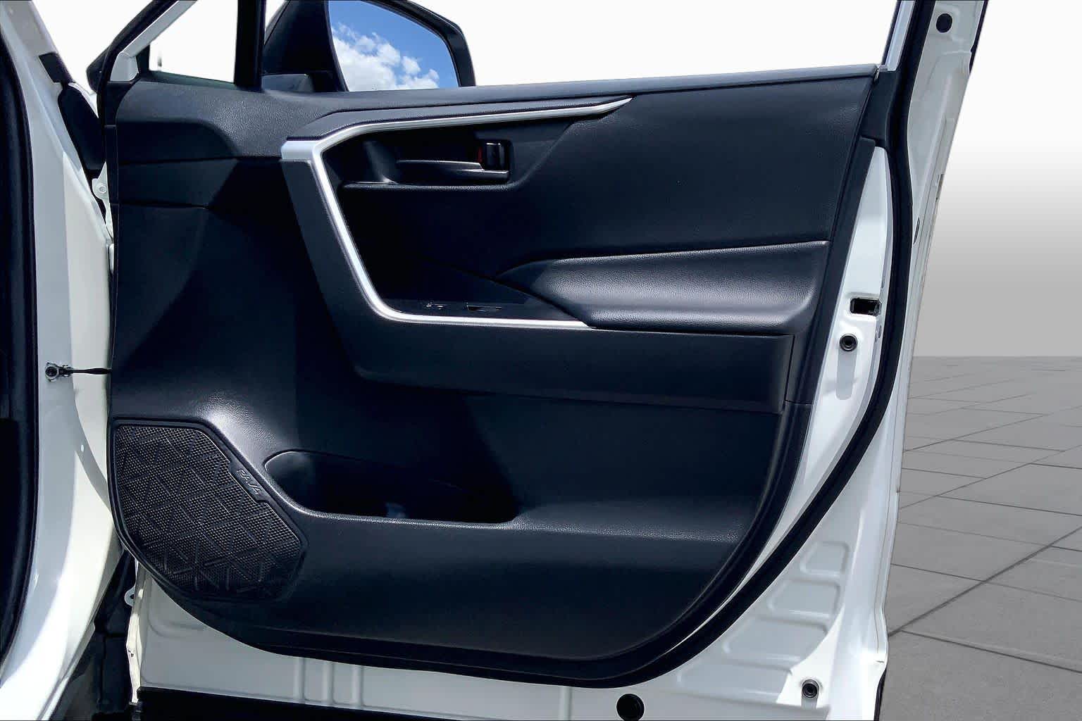 2021 Toyota RAV4 LE Super White at Lexus Southwest Houston