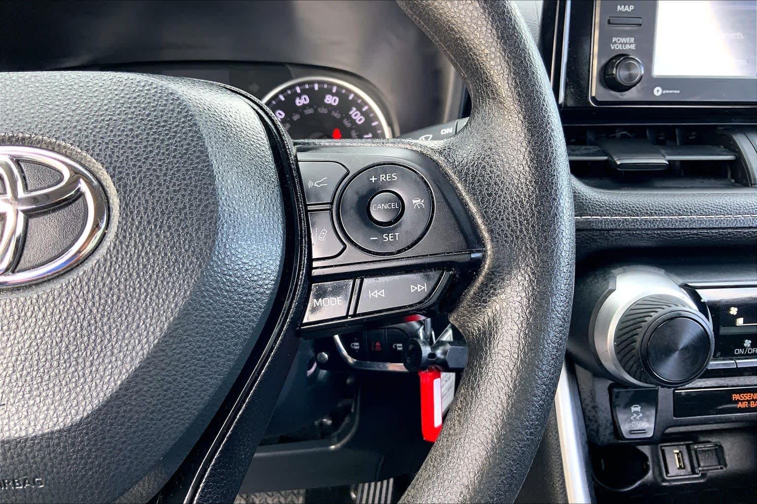 2022 Toyota RAV4 LE White at Group 1 Toyota Southwest