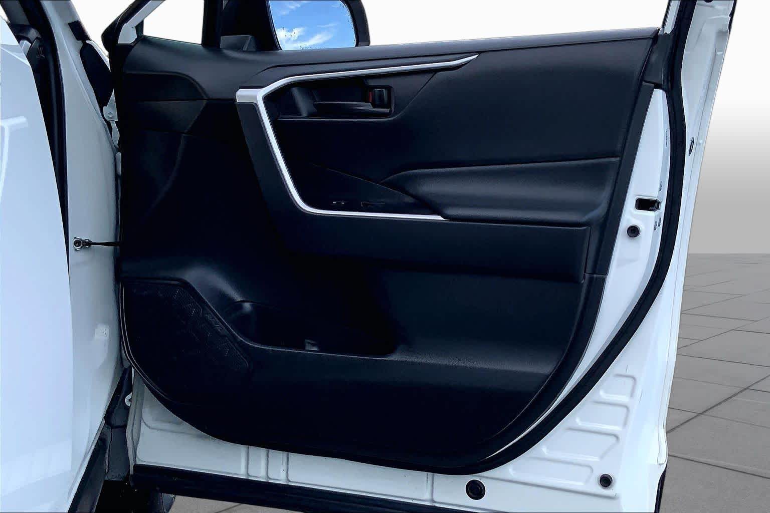 2022 Toyota RAV4 LE White at Group 1 Toyota Southwest