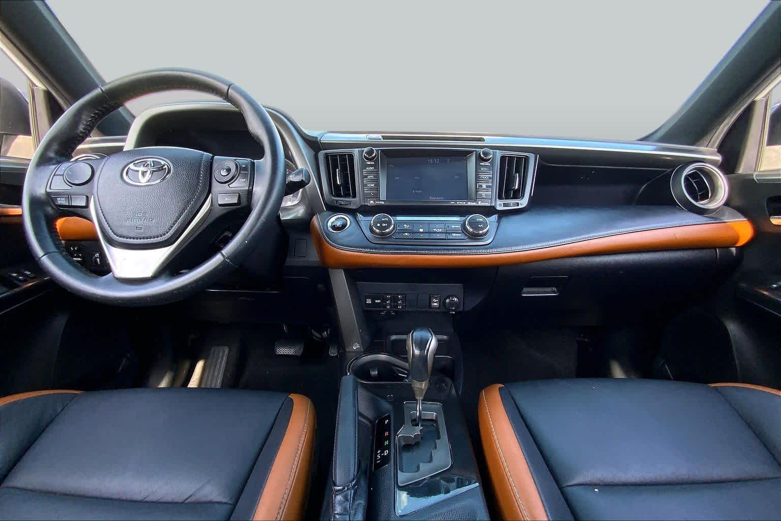 2018 Toyota RAV4 SE Super White at Turner Chevrolet