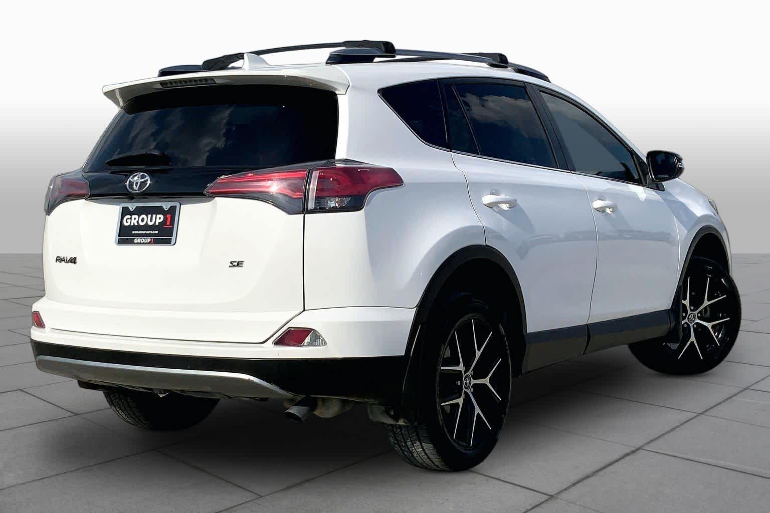 2018 Toyota RAV4 SE Super White at Turner Chevrolet