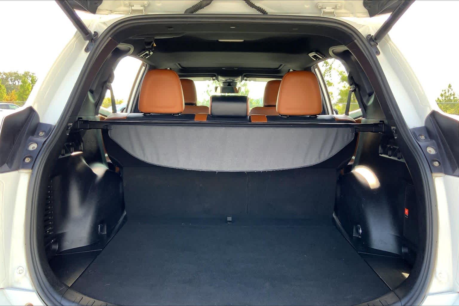 2018 Toyota RAV4 SE Super White at Turner Chevrolet