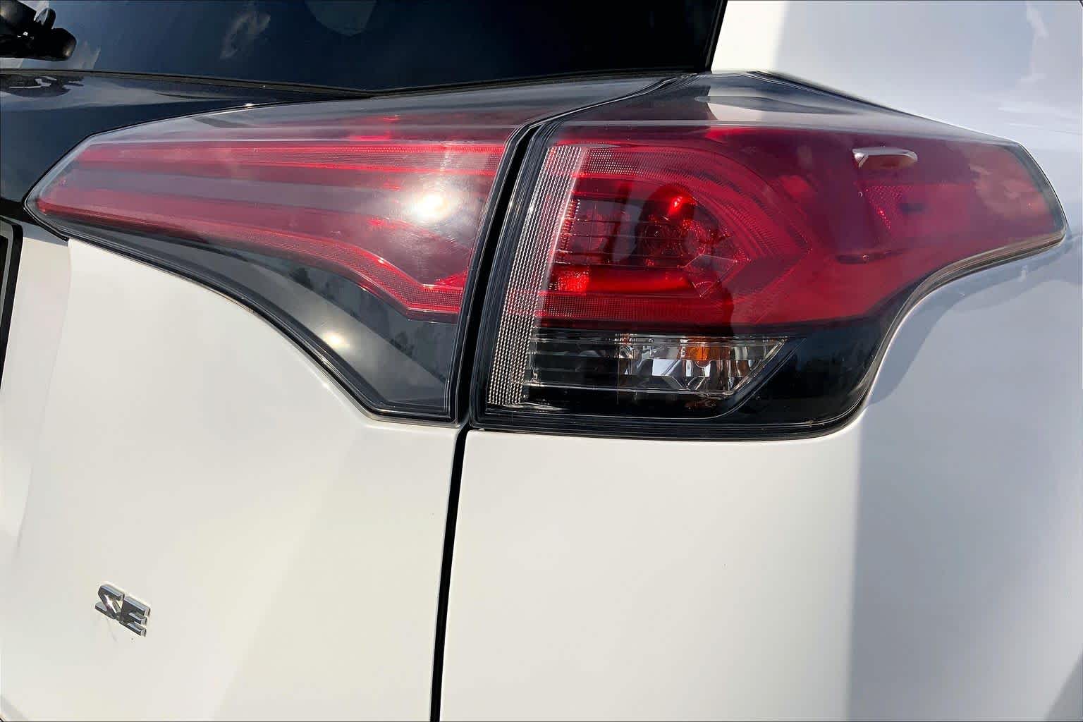 2018 Toyota RAV4 SE Super White at Turner Chevrolet