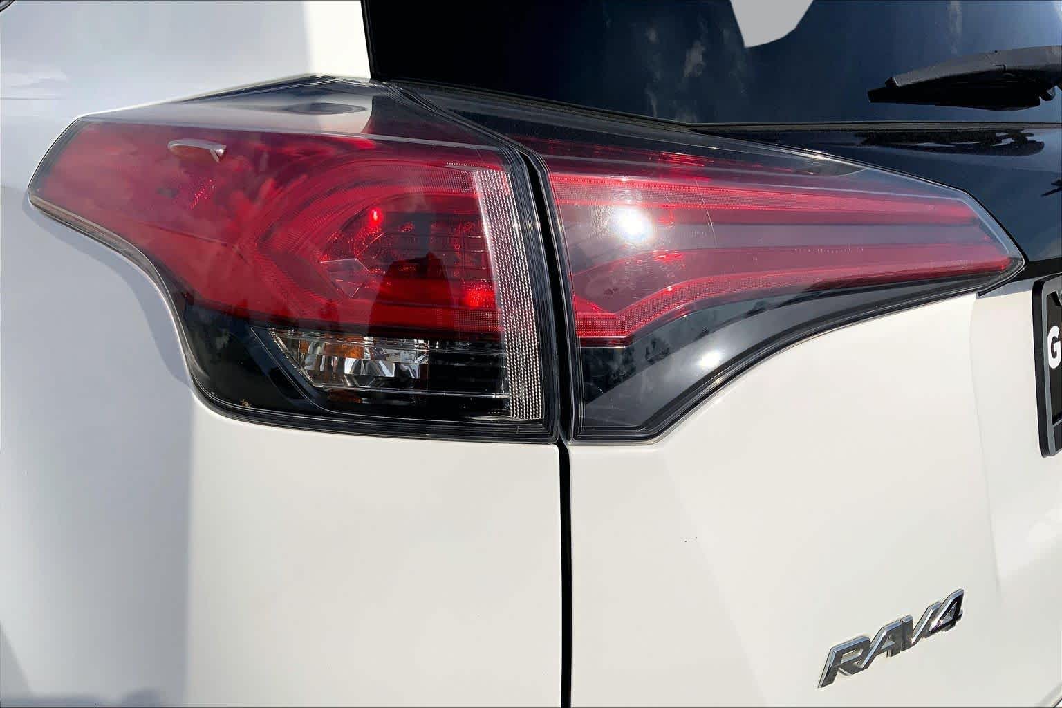 2018 Toyota RAV4 SE Super White at Turner Chevrolet