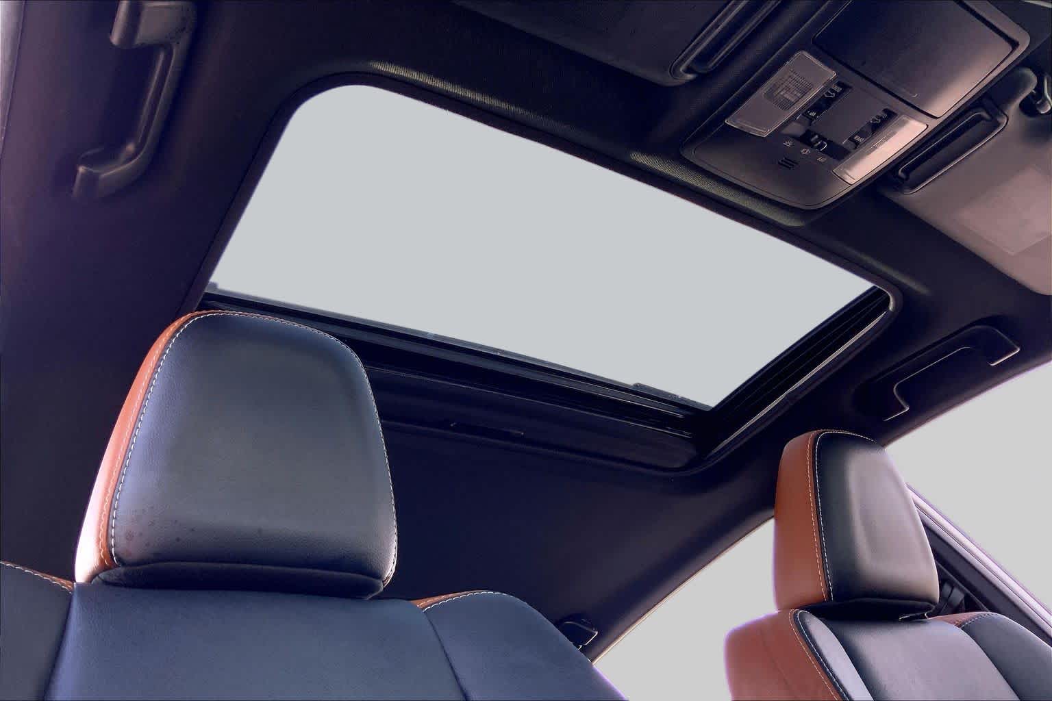 2018 Toyota RAV4 SE Super White at Turner Chevrolet