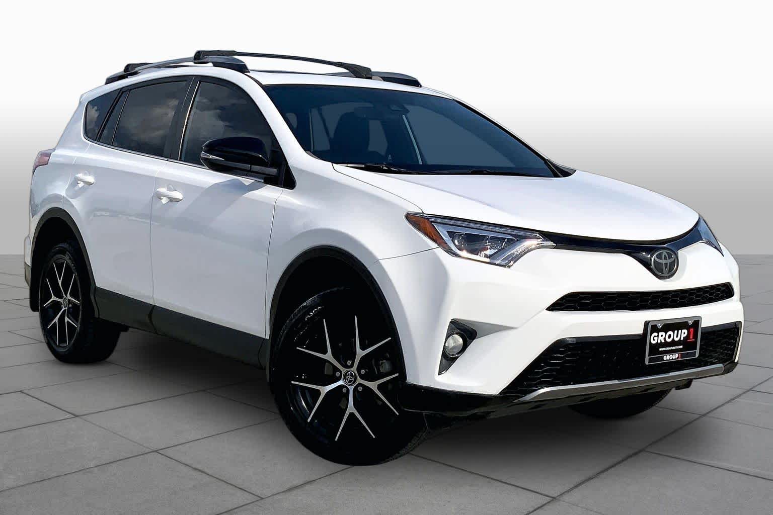 2018 Toyota RAV4 SE Super White at Turner Chevrolet