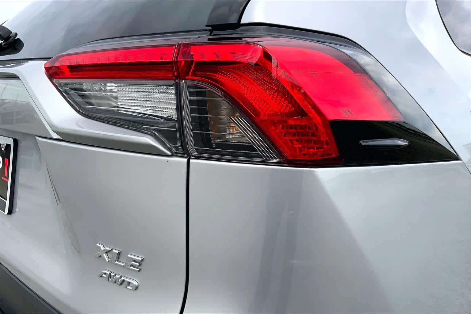 2021 Toyota RAV4 photo 10 of 36