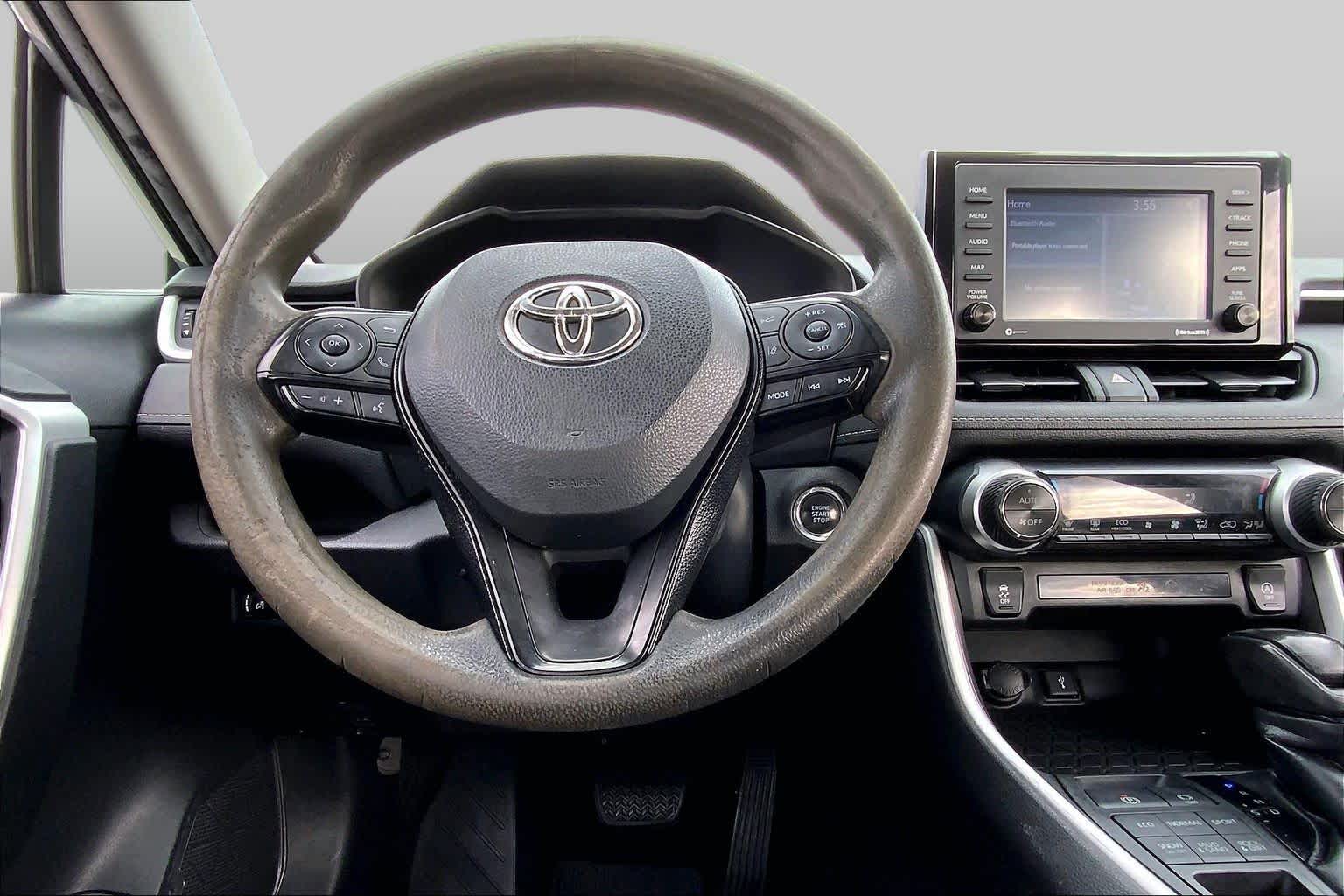 2021 Toyota RAV4 photo 6 of 36