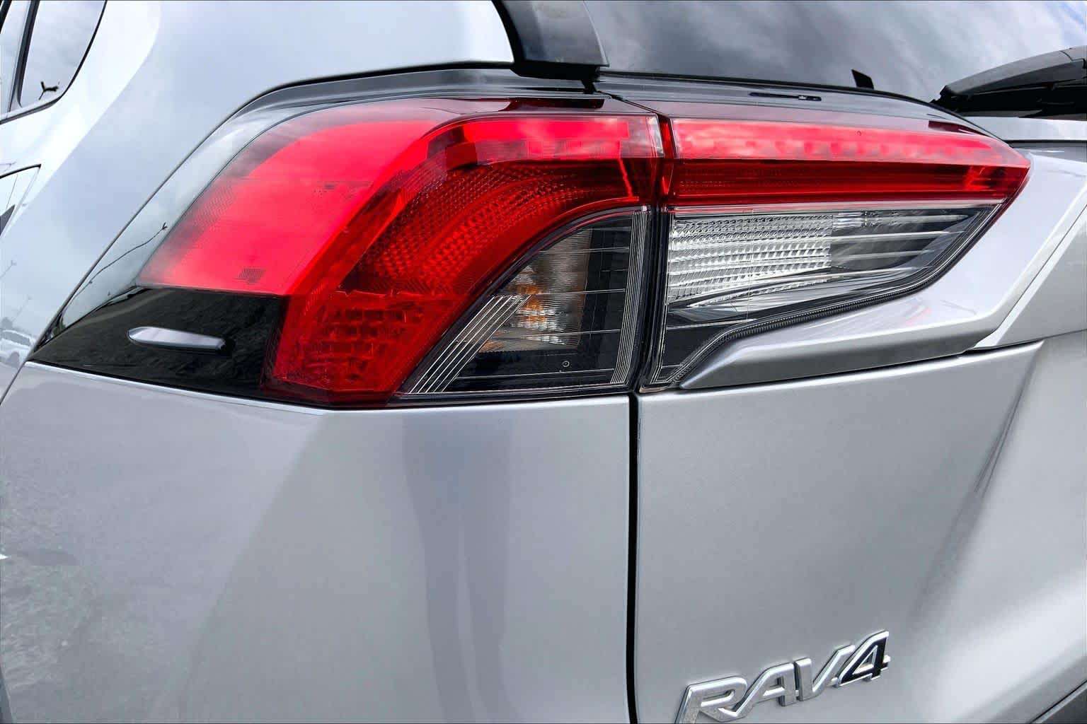 2021 Toyota RAV4 photo 28 of 36