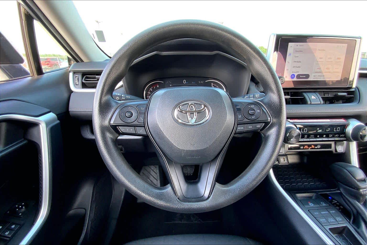 2025 Toyota RAV4 XLE - 5