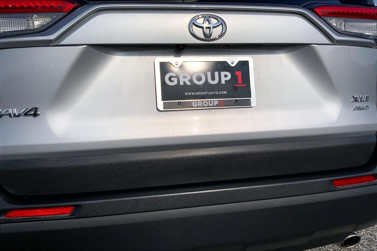 2025 Toyota RAV4 XLE - 9