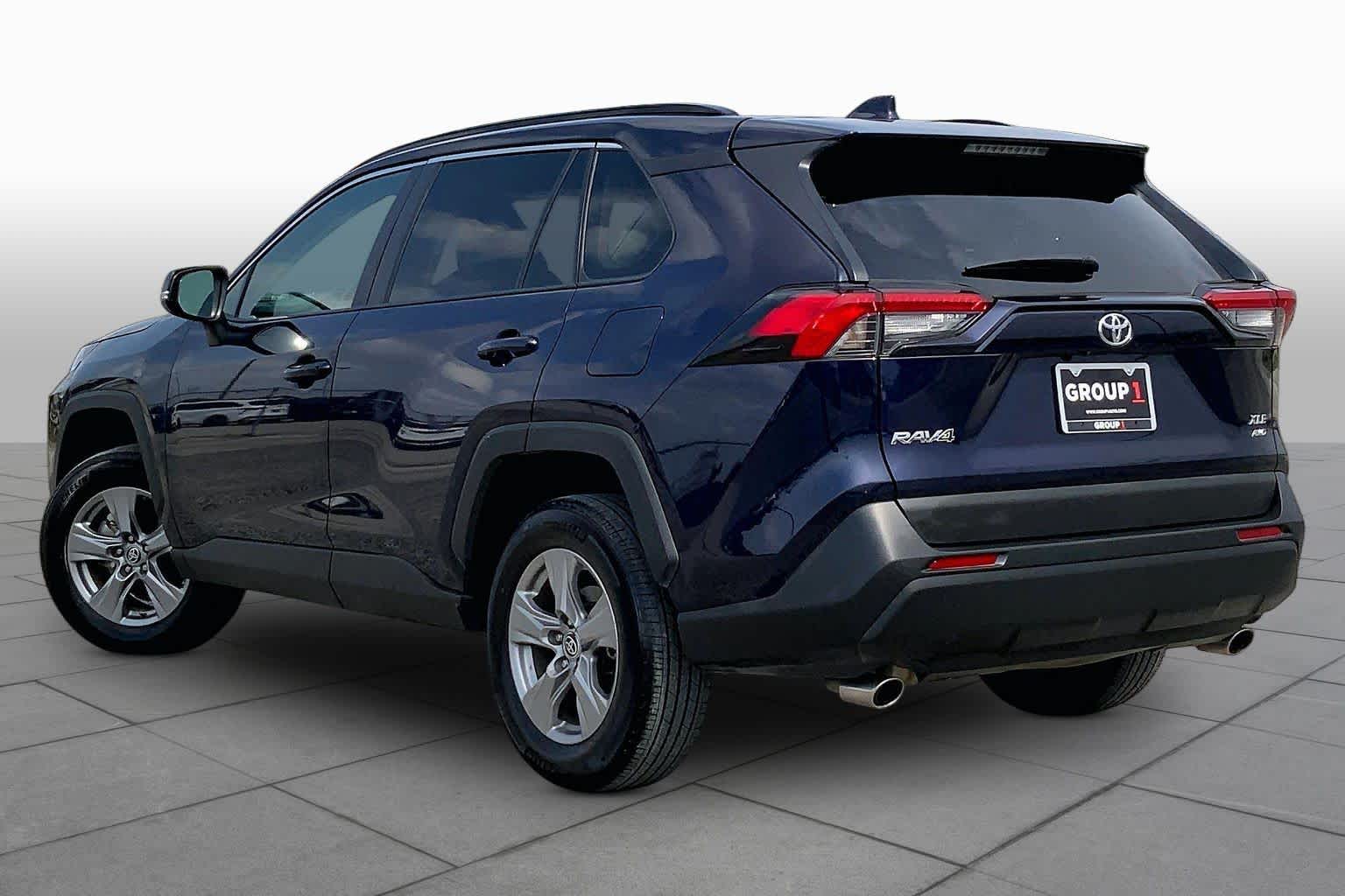 2025 Toyota RAV4 XLE - 11