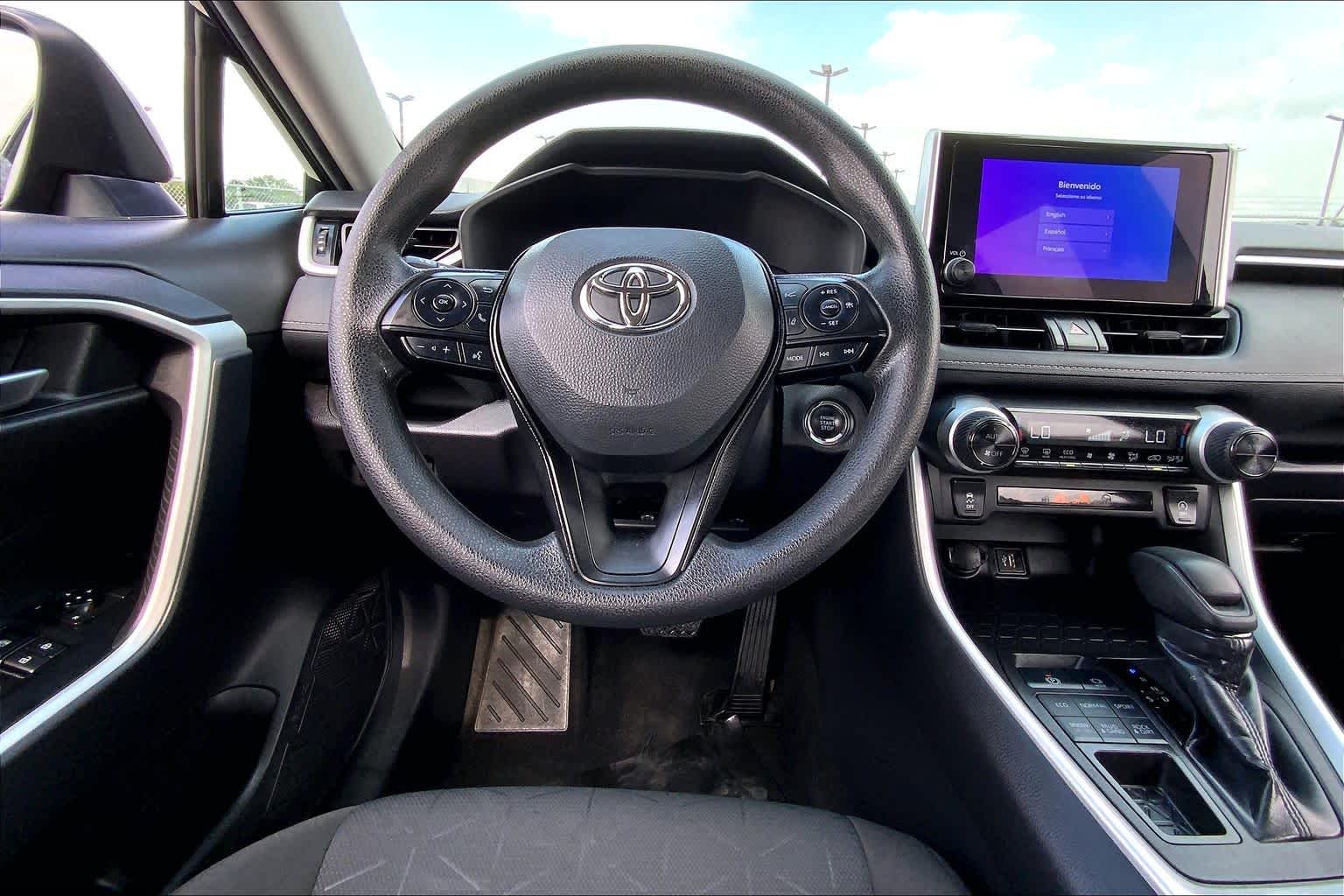 2025 Toyota RAV4 XLE - 5