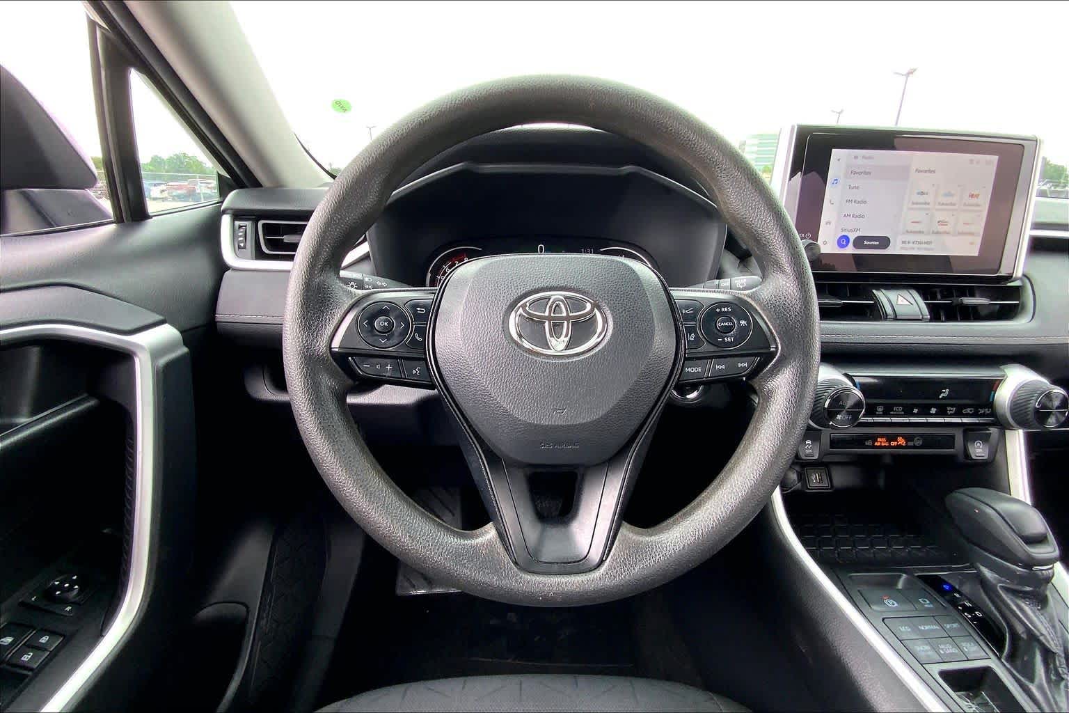2025 Toyota RAV4 XLE - 5