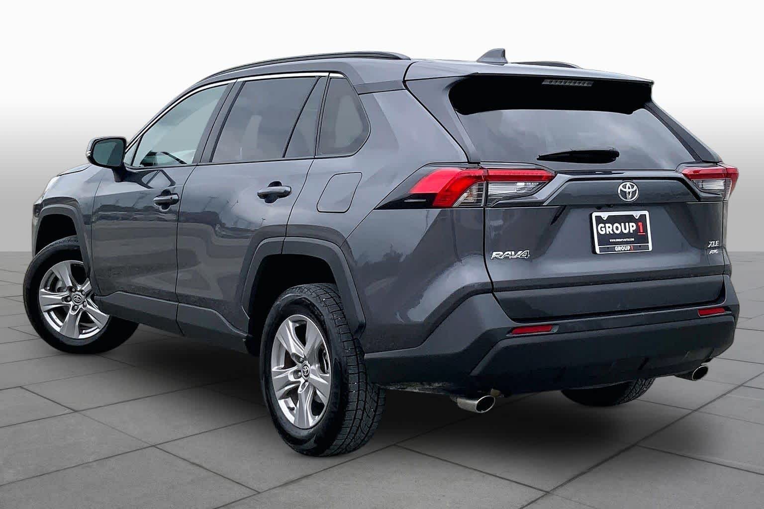 2025 Toyota RAV4 XLE - 11