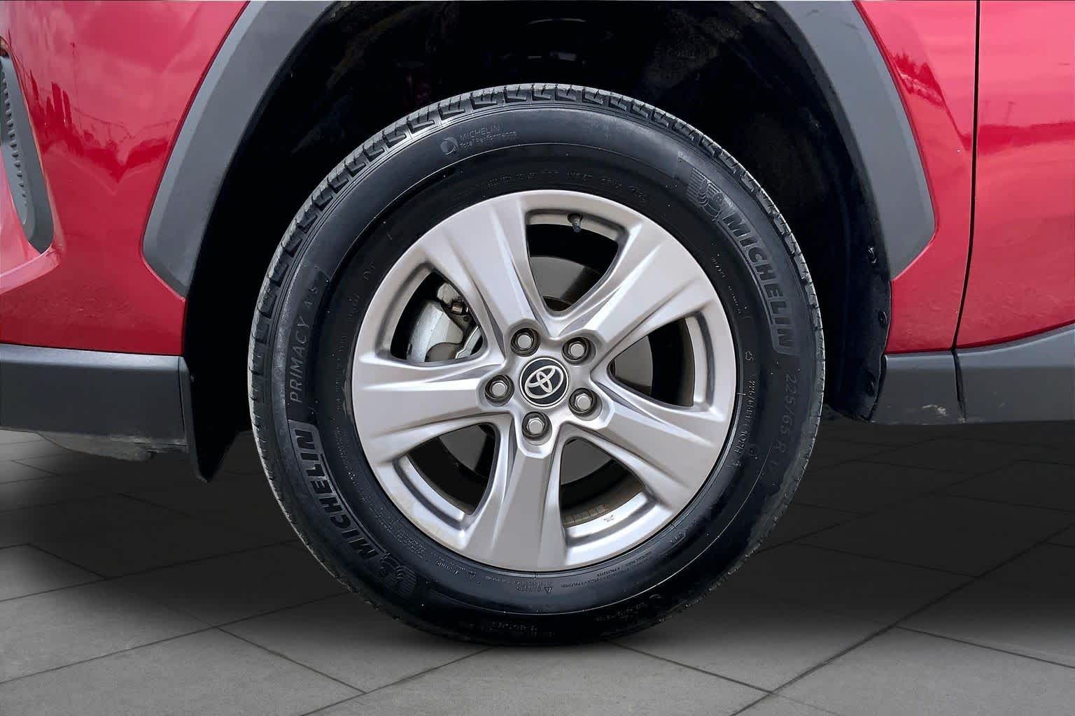 2025 Toyota RAV4 XLE - 10