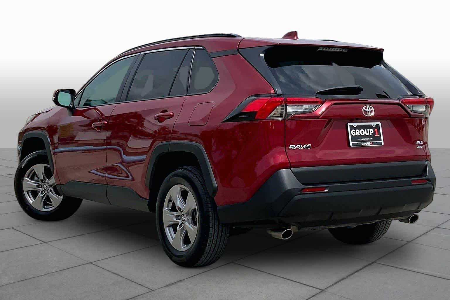 2025 Toyota RAV4 XLE - 11