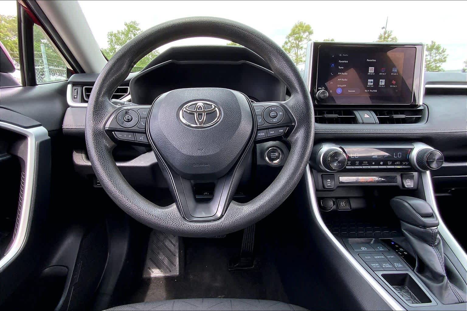 2025 Toyota RAV4 XLE - 5