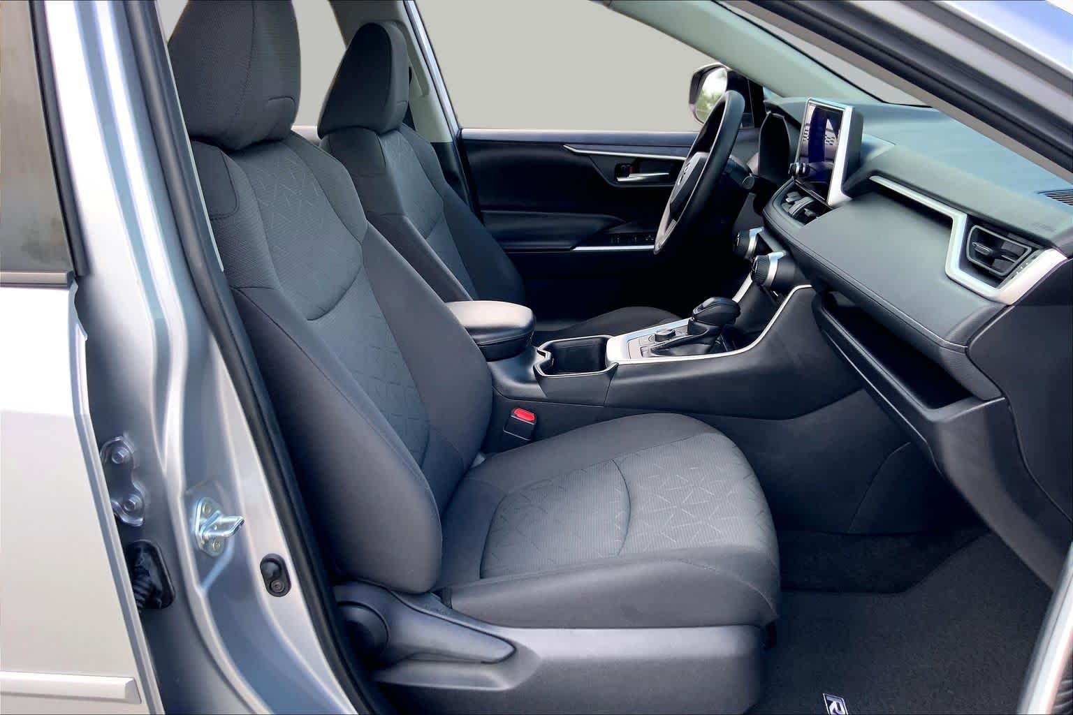 2024 Toyota RAV4 photo 9 of 36