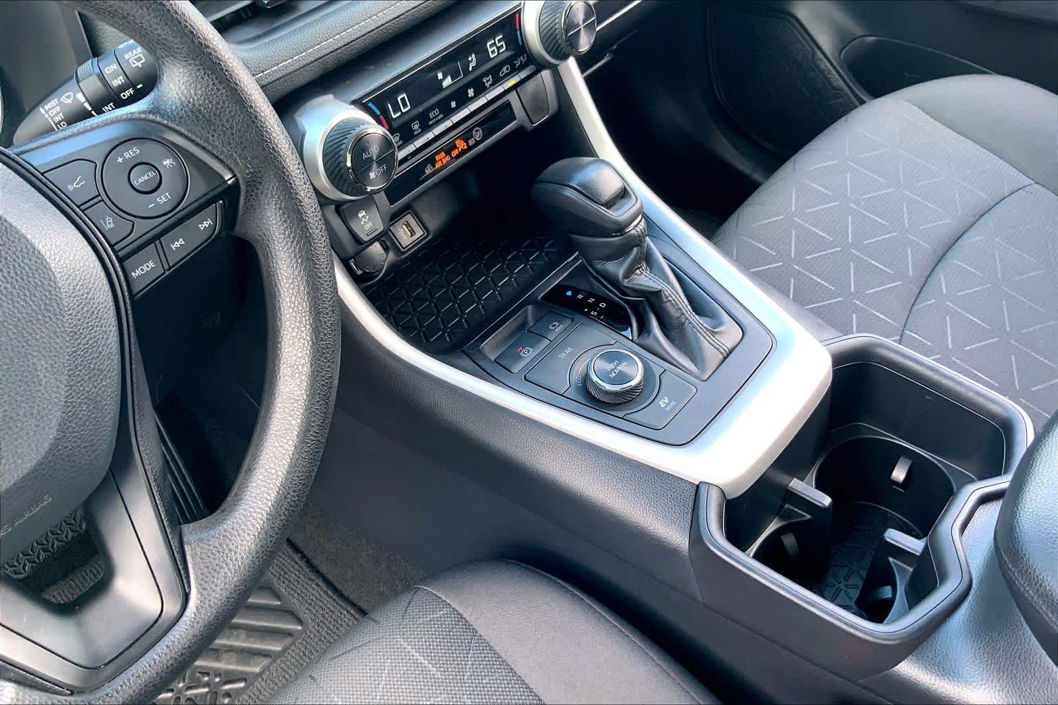 2024 Toyota RAV4 photo 16 of 36