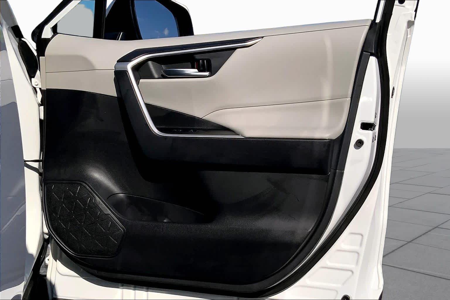 2024 Toyota RAV4 Hybrid XLE Ice Cap at Group 1 Toyota Southwest