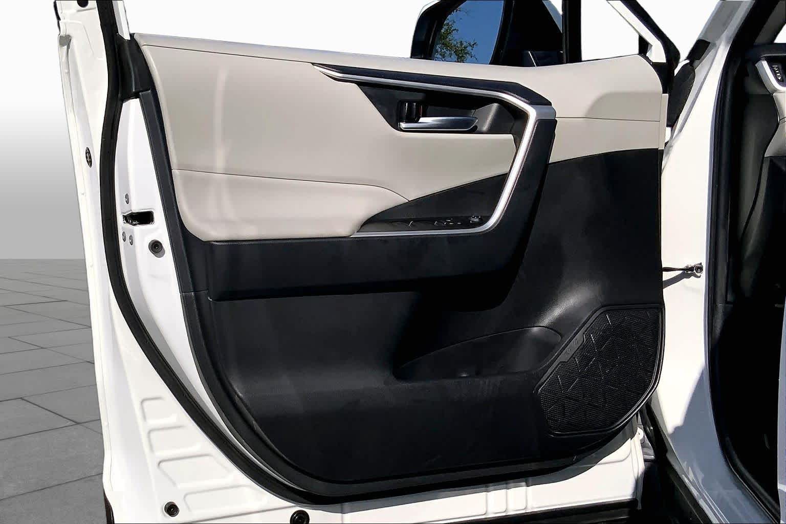 2024 Toyota RAV4 Hybrid XLE Ice Cap at Group 1 Toyota Southwest