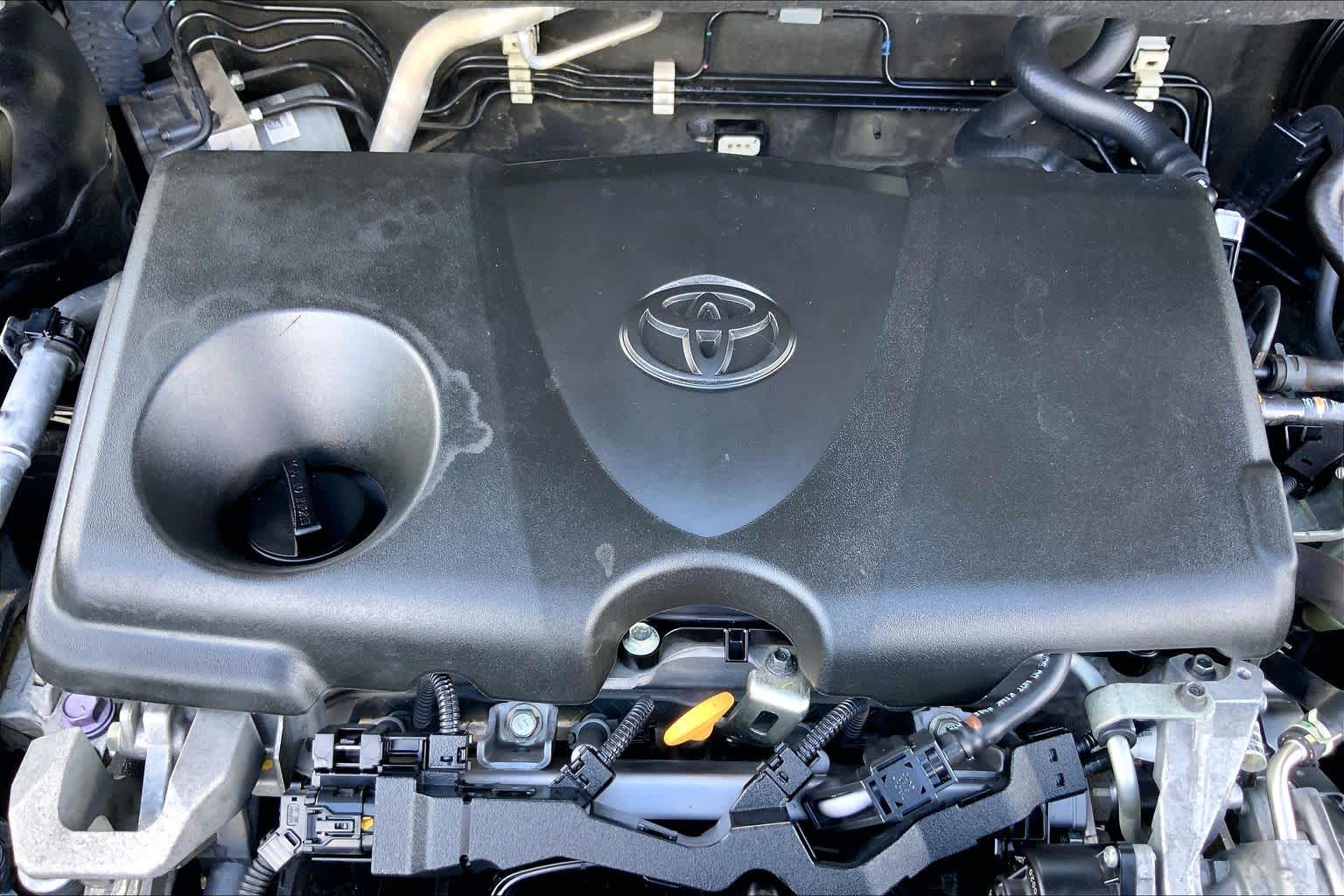 2021 Toyota RAV4 photo 32 of 36