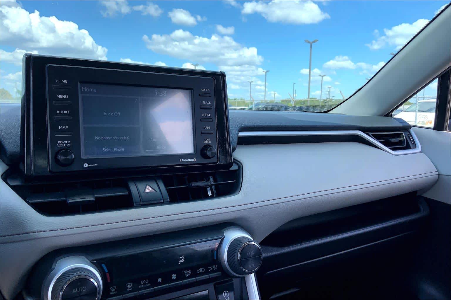 2021 Toyota RAV4 photo 35 of 36