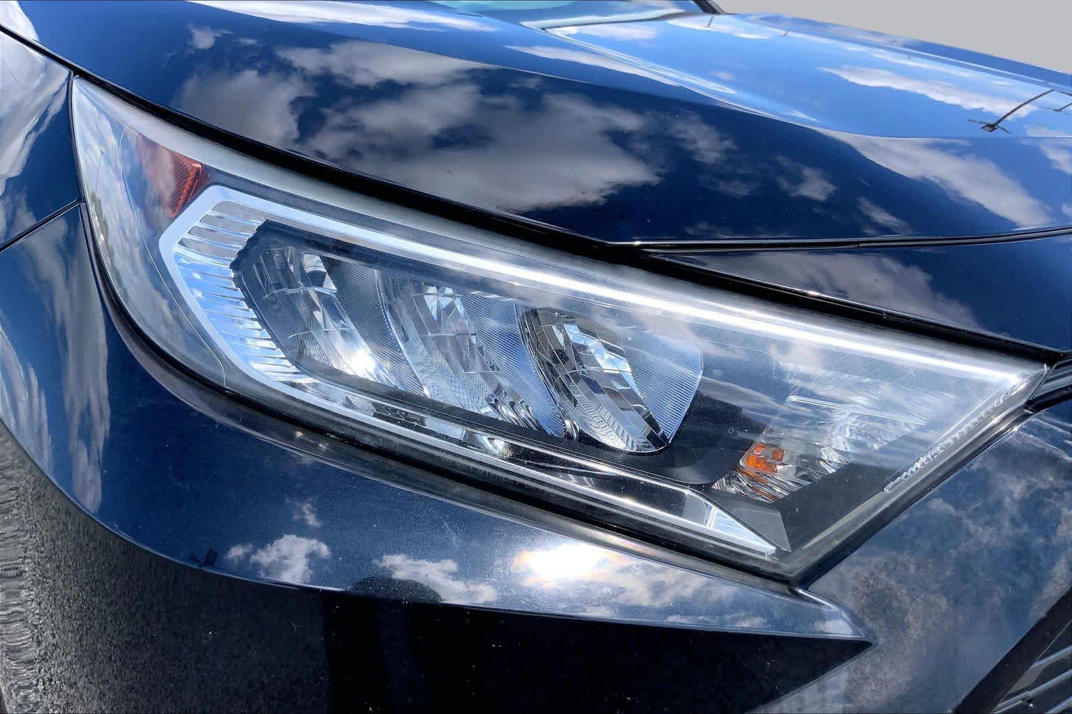 2021 Toyota RAV4 photo 27 of 36