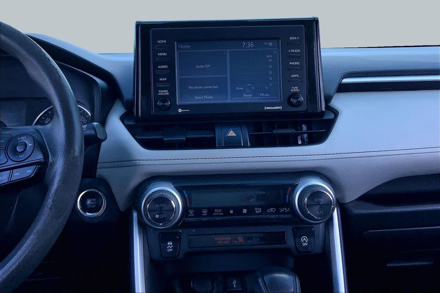 2021 Toyota RAV4 photo 7 of 36