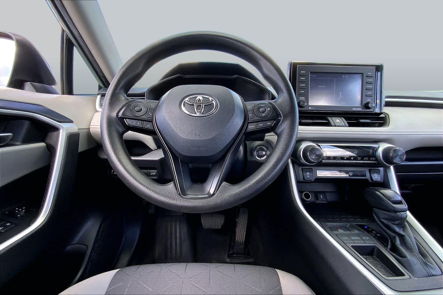 2022 Toyota RAV4 photo 6 of 36