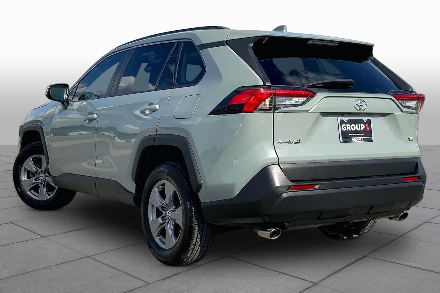 2022 Toyota RAV4 photo 12 of 36