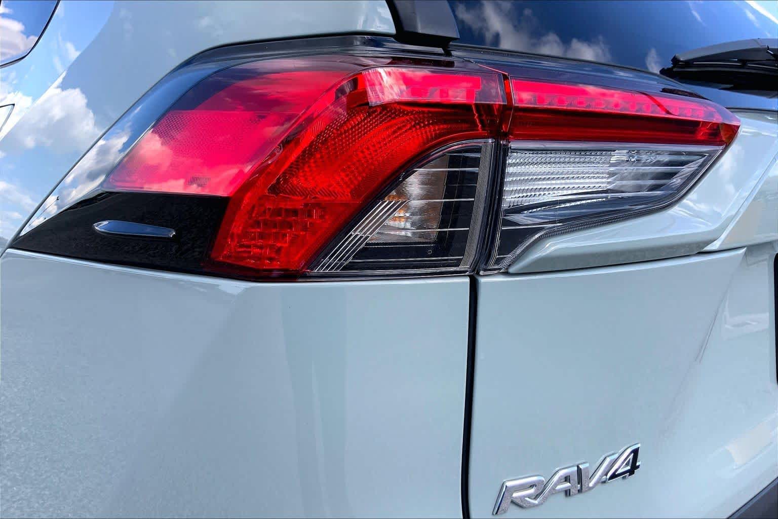 2022 Toyota RAV4 photo 28 of 36