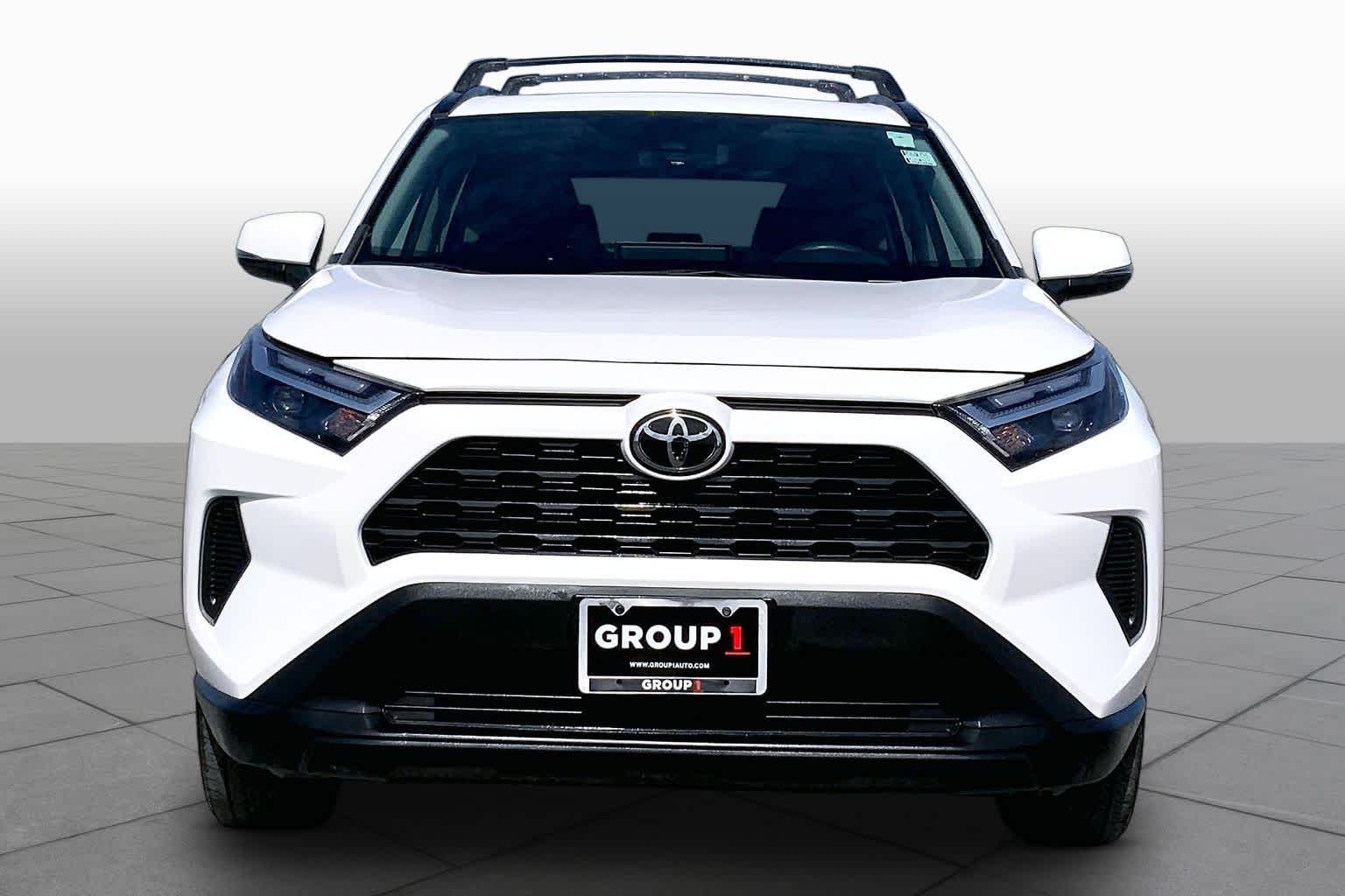 2024 Toyota RAV4 photo 4 of 36