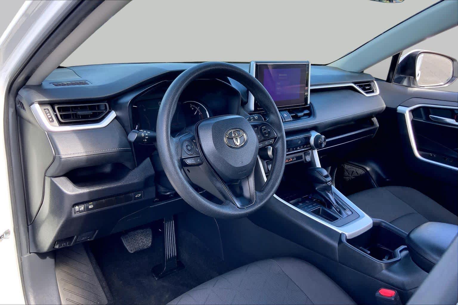 2024 Toyota RAV4 photo 17 of 36