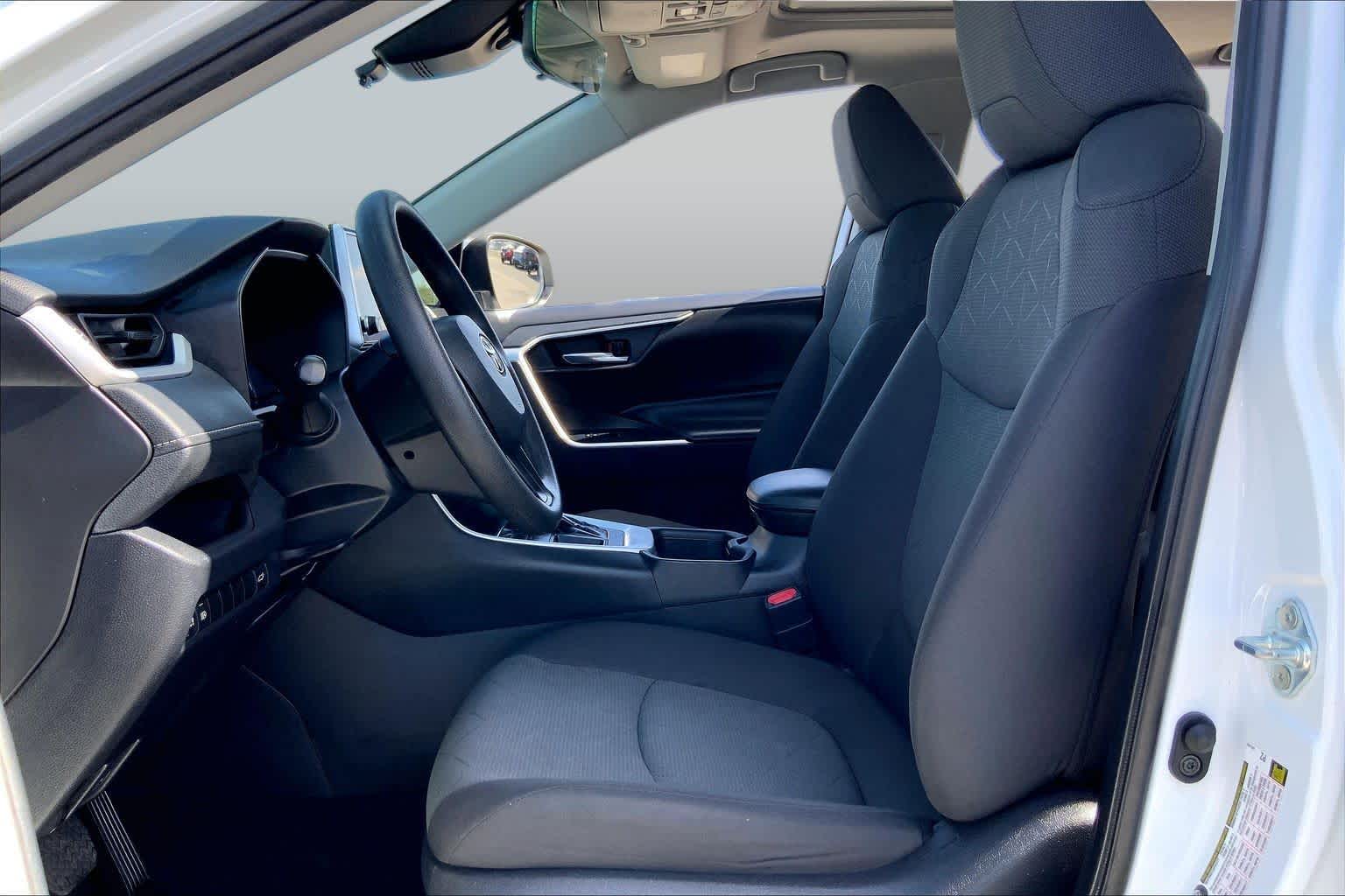 2024 Toyota RAV4 photo 8 of 36