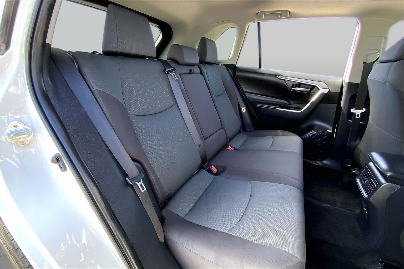 2024 Toyota RAV4 photo 19 of 36