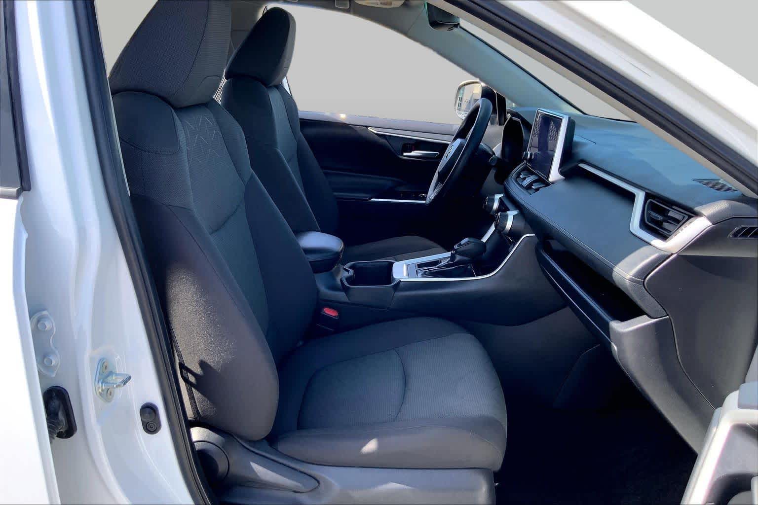 2024 Toyota RAV4 photo 9 of 36