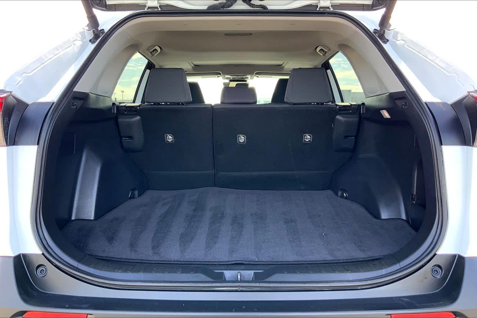 2024 Toyota RAV4 photo 34 of 36